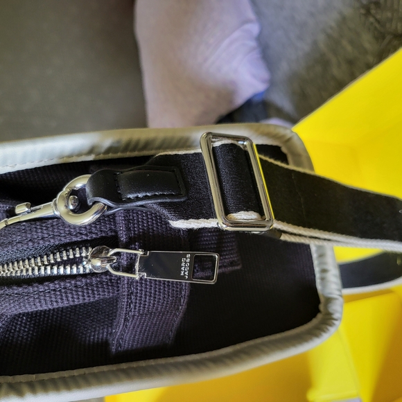 Marc Jacobs Black Canvas Tote Bag with Bold Text - Picture 5 of 7